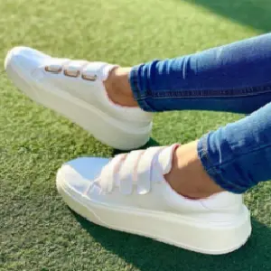 ZAPATILLAS MIMI BLANCAS CON CORREAS