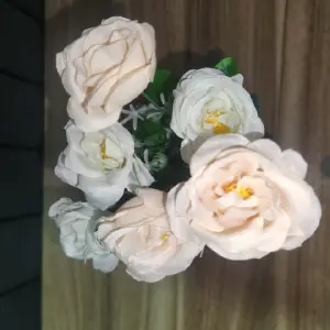 Ramo de 6 Rosas Artificiales OMC-728
