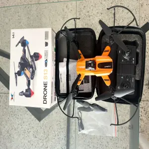 dron S13