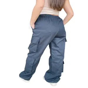 Pantalón Cargo Parachute