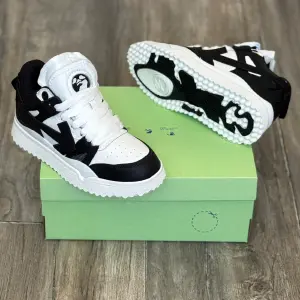 OFF WHITE - DAMA Y HOMBRE