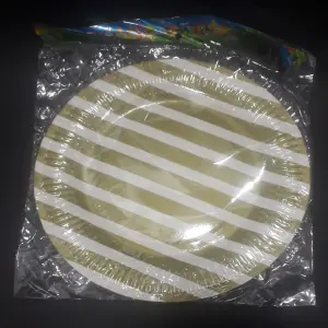 PLATO CARTON RAYAS DORADO BOLSA 23CM