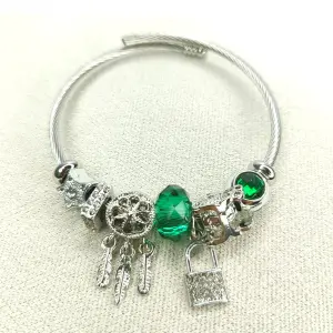 Pandora atrapasueño verde esmeralda