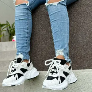 Tenis Amiri Blanco Negro Dama