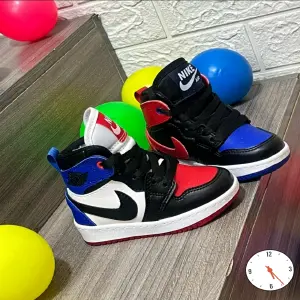 BOTA NIKE JORDAN KIDS COSIDAS