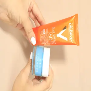 2 PROTECT BB CREAM  + 1 CREMA HIDRATANTE