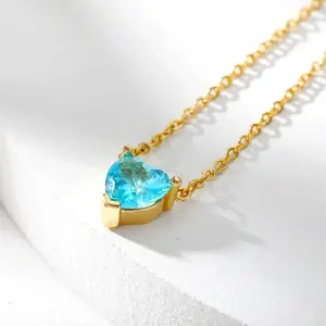 Dije de corazon de cristal