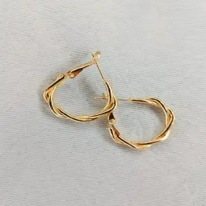 Aretes moises