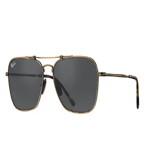 Gafas de sol RB8136 CARAV: Elegancia y estilo inconfundible - RB8136 CARAV