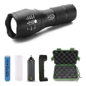 Linterna Tactica grande R5-T6