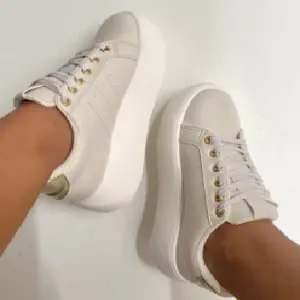 ZAPATILLAS MIMI PERLADAS MODELO 1