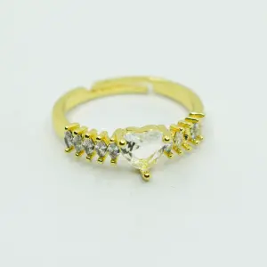 ANILLO DORADO CORAZON Y DIAMANTES