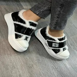 Deportivo suela alta con peluche 2407DA