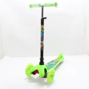 Monopatín scooter estampado