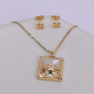 JUEGOS DE CADENAS VIRGEN CUADRADA