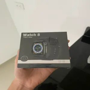 SMARTWATCH T500 ULTRA + 2 PULSERAS