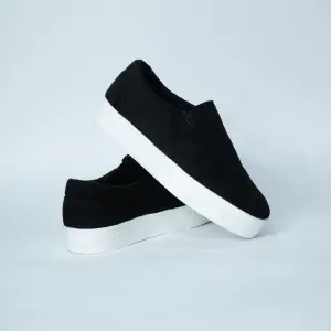 Zapatilla: Experimenta la Comodidad y el Estilo - Zapatilla