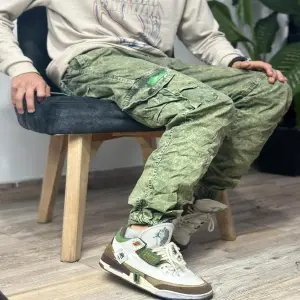 Pantalón camuflado Desgaste degradado