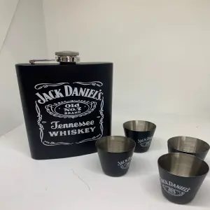 Set de Licorera Copas y Embudo Jack Dani