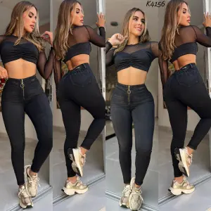 JEANS NEGRO HUMO EN TELA STRECH