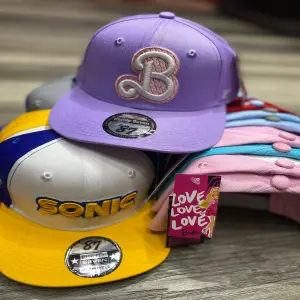HERMOSA GORRA PLANA PARA NIÑOS