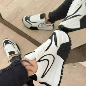 Nuevos Tenis NIKE Plataforma Dama