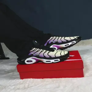 NIKE TN