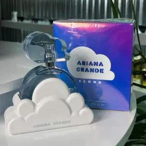 Z Ariana Grande Cloud