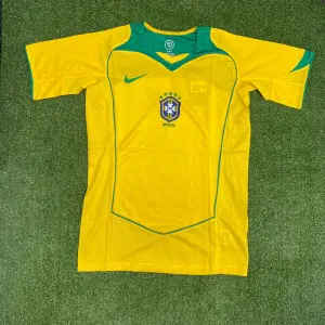 Camiseta Brasil Retro 04/05