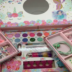 SET MAQUILLAJE NIÑA