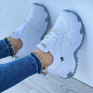 Tommy Para dama Color Blanco Bh
