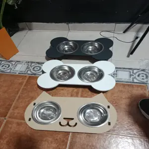 Comedero para perro y gato