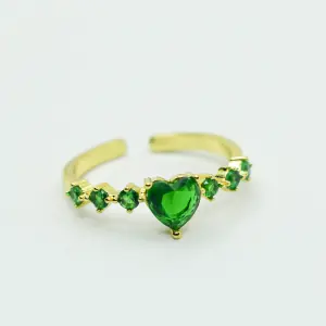 ANILLO DORADO CORAZON DE ESMERALDA