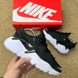 NIKE AIR HUARACHE CRAFT