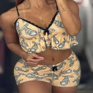 Bolero Corto: Elegancia y Estilo - SHORT BOLERO