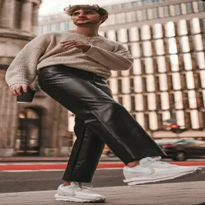 Cantalon en cuerina para hombre