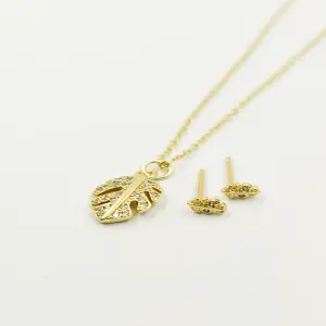 Set de cadena con dije de hoja