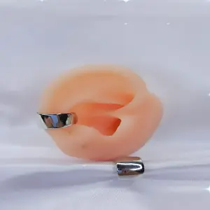 EARCUFF LAMINA PLATEADA