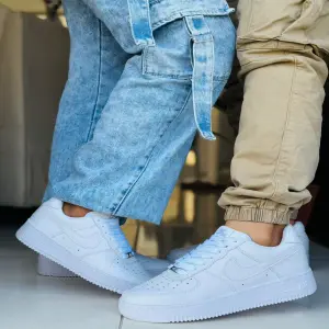 NIKE AIR FORCE 1