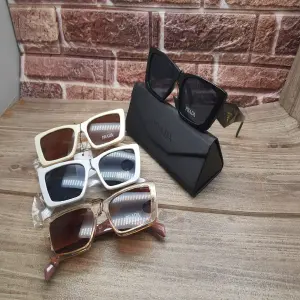 LENTES PRADAWOMEN