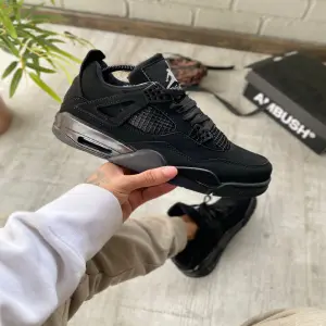 Jordan Retro 4 Black DAMA Y CABALLERO