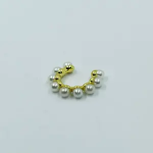 EARCUFF DORADO PERLAS HERMOSAS