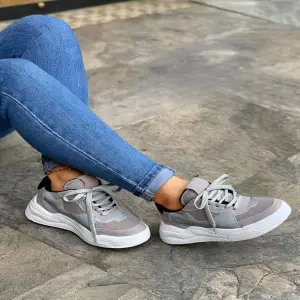 Tenis de mujer Oviedo Gris