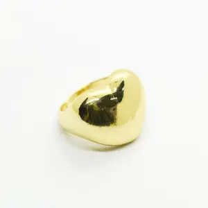 ANILLO DORADO CHUNKY CORAZON
