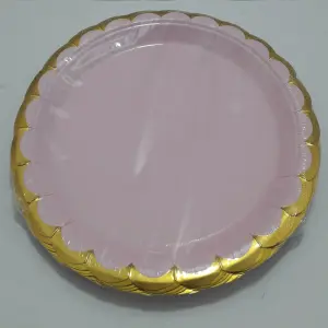 PLATO  ROSADO  BORDE DORADO  23 CM