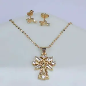 JUEGOS DE CADENAS DE CRUZ CON CRISTALES