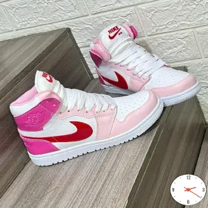 JORDAN RETRO SUELA INYECTADA Y COSIDA