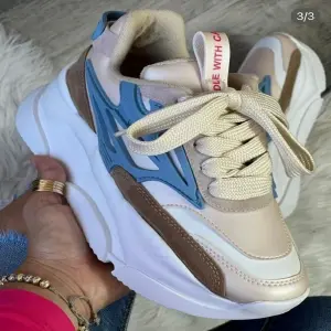 Sneakers luna