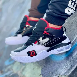 LEBRON 23