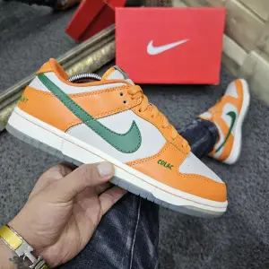 Nike SB Dunk Low